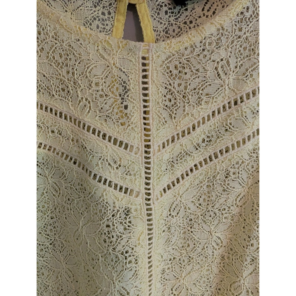 ASTR the Label Open Knit Yellow Floral Lace Sleeveless Top Keyhole Back Sunny - Picture 3 of 9